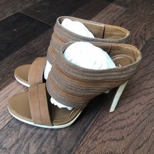 BCBGMaxAzria NWOB Brown Heels